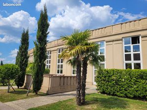 Maison de ville T4 duplex voisins le bretonneux lac de la sourderie