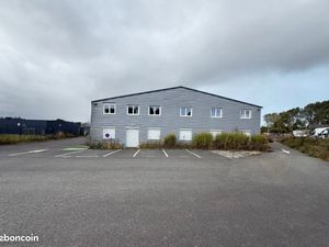 Local 550 m² PLERIN