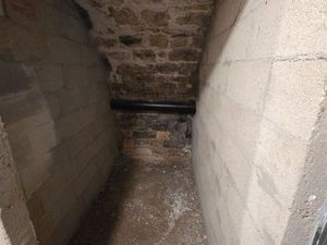 Double cave rue Duras