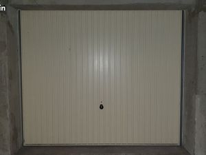 Box 14m² en sous-sol à louer