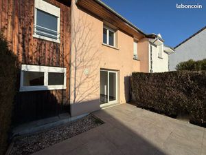 Maison mitoyenne à louer- disponible de suite