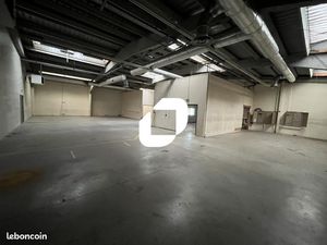 Local d'activité 2 082 m²