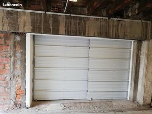 Grande Remise Fermée dans Garage Sécurisé