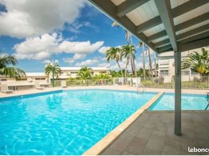 Beau T2 vue mer piscine marina gosier