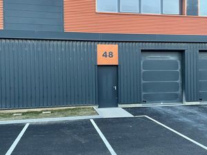 Local Artisanal 152m²- Vaulx-Milieu (38090)- Direct Propriétaire