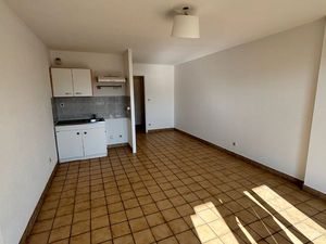 Urgent à louer 1 studio avec garage