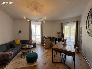 Appartement T3 rénové – 82 77 m² – Centre ville