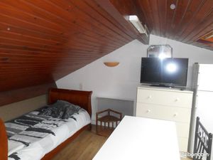 LOCATION Studette dernier étage mansardée 15/20 m2 MEUBLÉE et ÉQUIPÉE pour ÉTUDIANT (e) ou