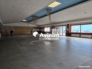 Local commercial 740 m² Chelles