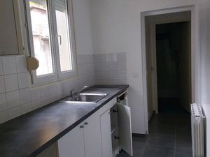 A louer F 1 bis proche Cathédrale