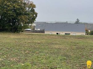 Terrain 373 m² Lezigne