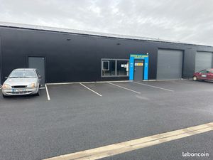 Location Batiment 493m2 / Bureau Atelier Entrepôt avec grand parking - St Ouen 41100
