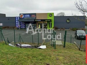 Local commercial 820 m²