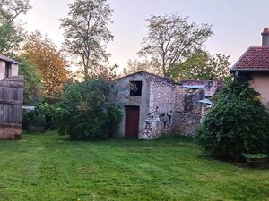 Ensemble immobilier – Maison 90 m2 2 chambres – Bâtiment en pierre 110 m2 sur TERRAIN CLOS