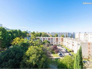 Modulable  rénové et idéalement placé : votre futur T3/T4 à Marseille 11ᵉ