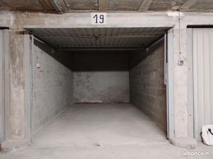 A louer Garage/Box
