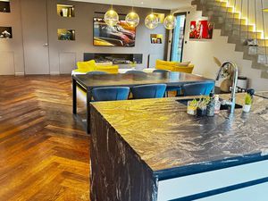 Maison d’Architecte 180 m² – Meublée – Jacuzzi – Bresson