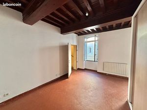 Studio 1 pièce 27 m²