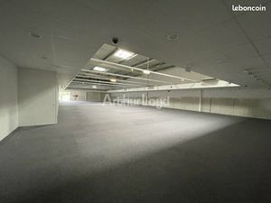 Local commercial 900 m²