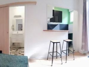 Très beau studio meublé refait à neuf – Tram A – Hyper centre 18m2