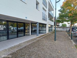 Bureaux  local commercial 139 m² SAINT CYR SUR LOIRE
