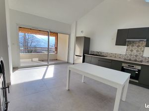 T3 meublé Terrasse  Garage  Parking