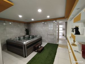 À LOUER – Local Commercial Tout Équipé Spa – 70 m² – Alès