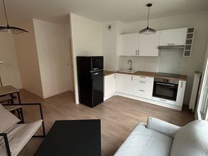 Appartement meublé une chambre avec parking et terrasse