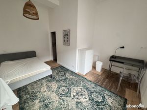 Chambre meublée avec salle de bain privative – 15m² – Refait à neuf