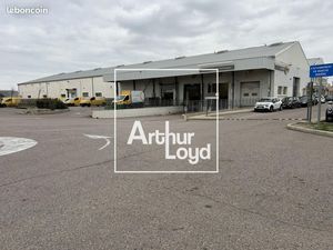 Local industriel 4 635 m²