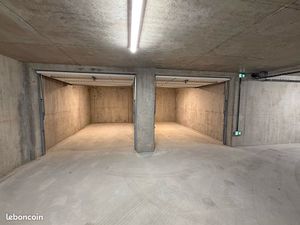 Garages fermés à louer