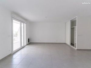 Jolie studio Versailles 78000