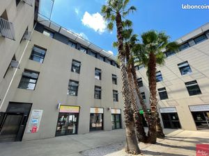 Bureaux 892 m²