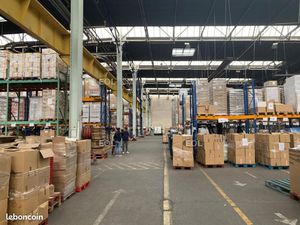 Local industriel 4 490 m²