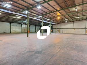 Local industriel 3 400 m²