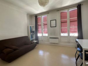 Studio 1 pièce 28 m²