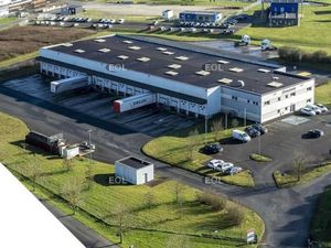 Local industriel 3 206 m²