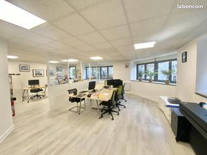 Bureaux 200 m²