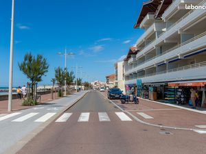 Appartement T4 +2 lots de garages à la residence la croisiere  au 3 eme etage   en front d