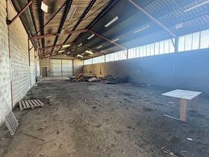 Local industriel 290 m²