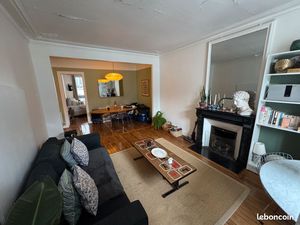 58 m² 2 pièces charme ancien (parquet/cheminée) - Trudaine/Martyrs - Calme