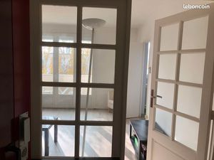 F1 lumineux avec balcon dans une residence securisée