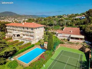 Sainte maxime vue mer - t4 meublé de 100 m2 dans résidence standing avec jardin + garage
