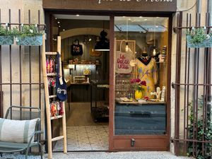 Vend fonds de commerce bijouterie fantaisie Lourmarin