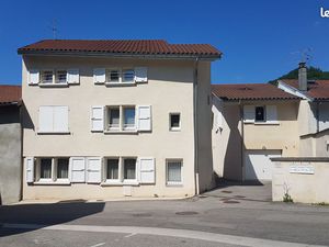 Particulier loue maison de village 3p+c  114 m² et garage à Champ Sur Drac Village