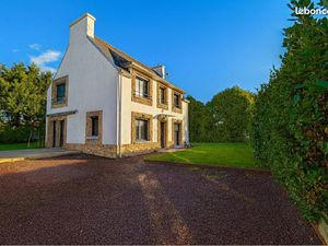 Maison néo-bretonne rénovée – 144 m² – Terrain paysagé de 1 348 m² – Bénodet – Proche plag