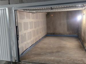 Box centre ville avec électricité / uniquement pour véhicule