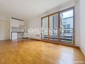 Studio 1 pièce 25 m²