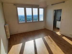 Appartement F1 au dernier étage