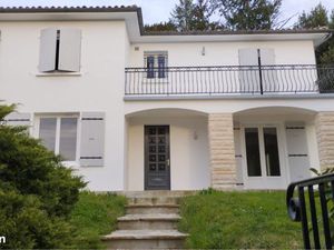 ? Grande maison rénovée – Centre-ville de Confolens